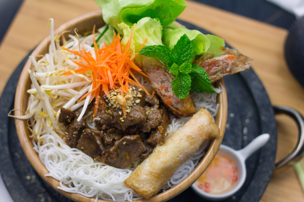 Bun Cha (noodle with grilled meat)